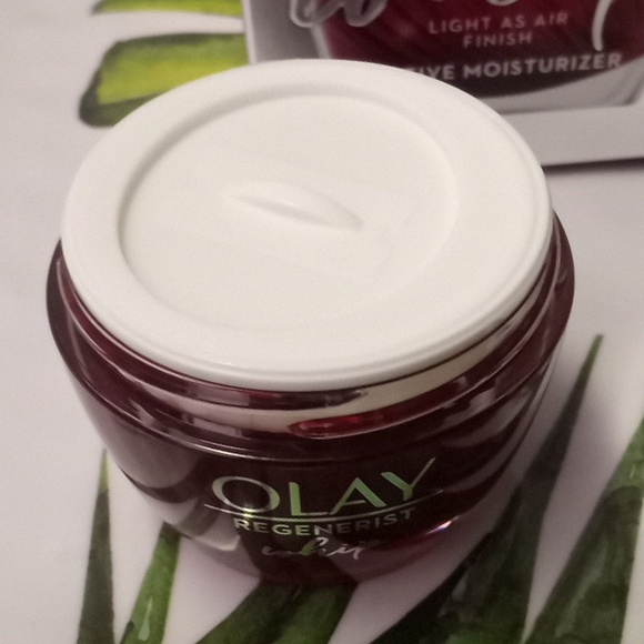 Olay Regenerist Whip Active Moisturizer. 50ml - Picture 11 of 11